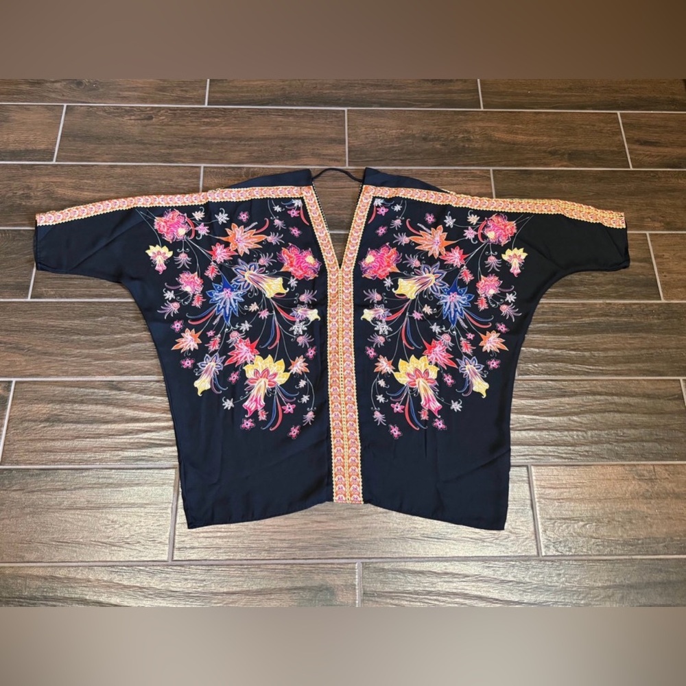 Rose & Olive Floral Tunic Top Size Medium Multicolored